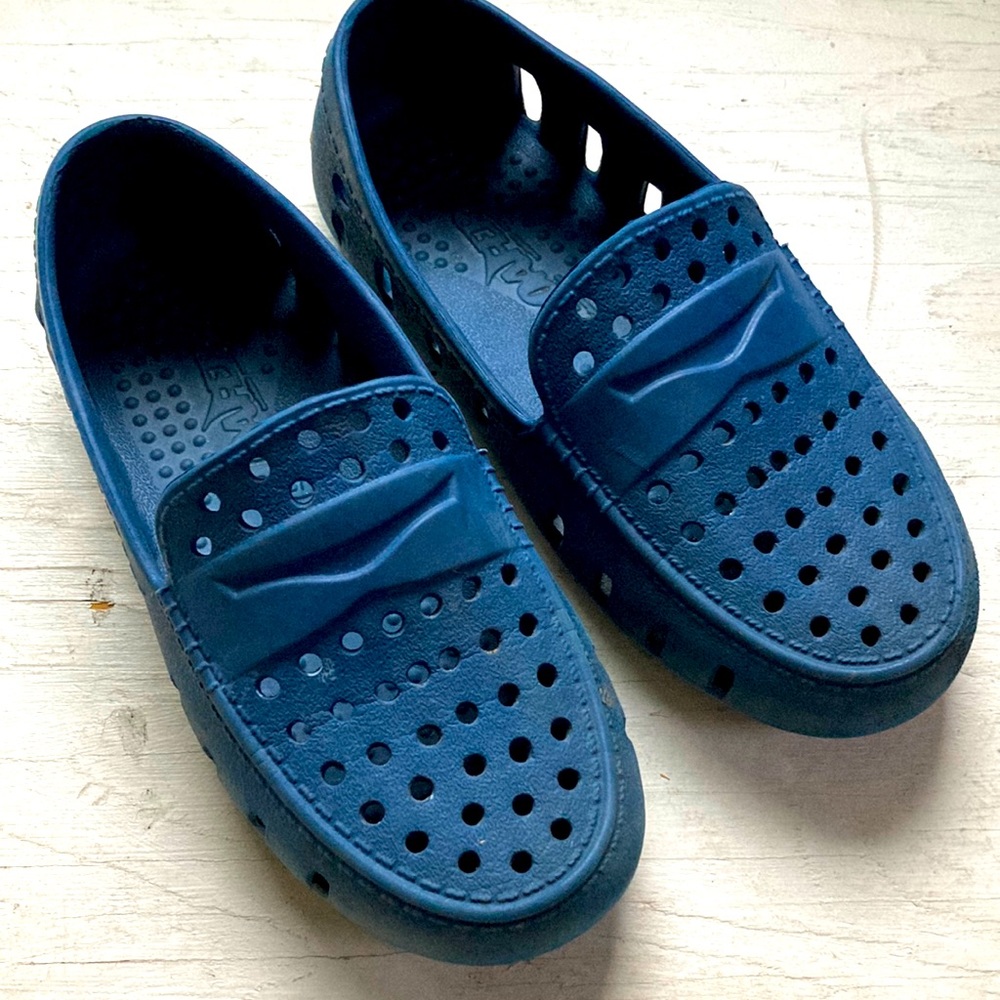 Blue rubber Floafers size 11